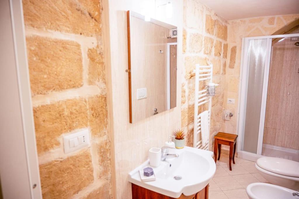 Ferienwohnung Borgo Antico-Centro Storico Casa Ventosa Oria  Exterior foto